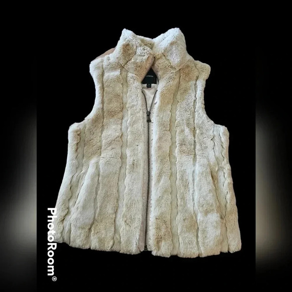 Express Jackets & Blazers - Express Faux‎ Fur Vest - Womens Size XS - Tan/Cream